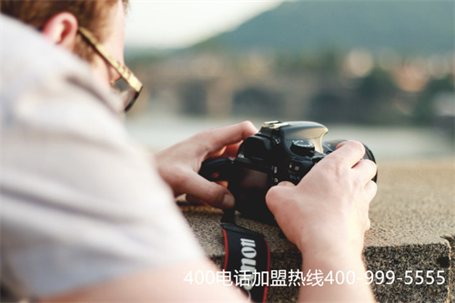 自然陽(yáng)光400電話是多少錢（自然陽(yáng)光是騙局揭秘）